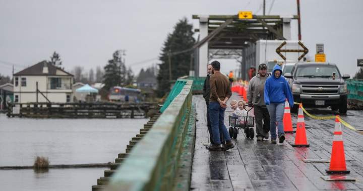 Wagon-dragging B.C. islanders face weeks without vehicle bridge, knocked askew by tug