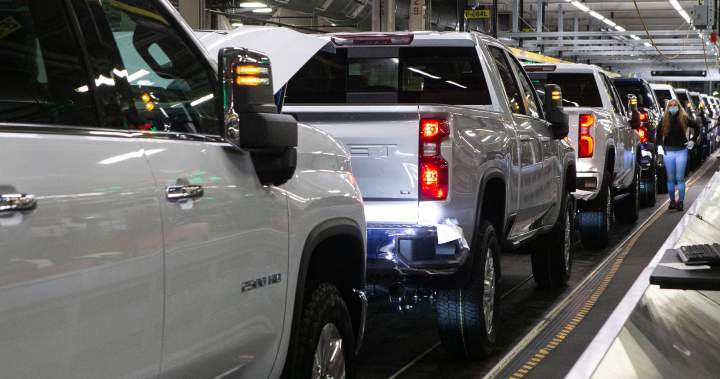 More than 500 Ontario autoworkers prepare for layoffs to hit as GM cuts shift