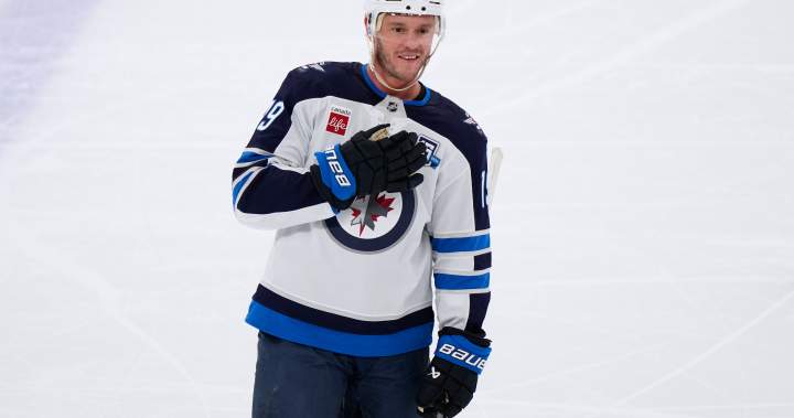 Winnipeg Jets shutout by Blackhawks 2-0 in Toews’ return to Chicago