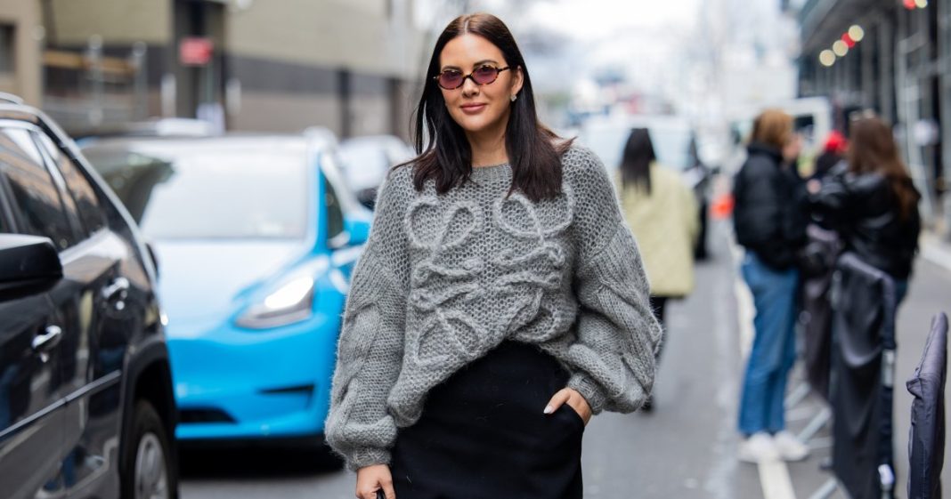 I Lived in New York — All the Rich Moms Wear These 19 Sweater Styles