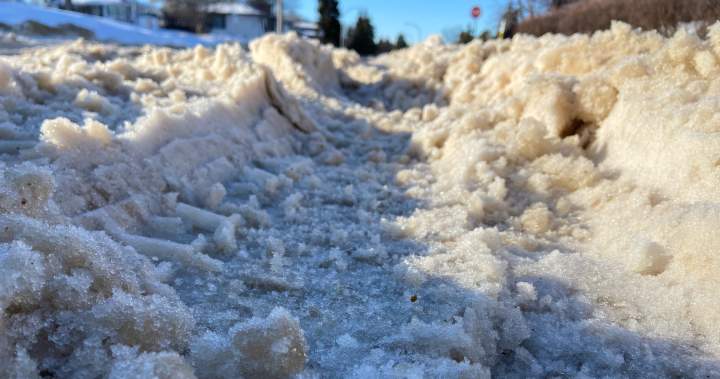 Edmonton drivers frustrated with getting stuck in the snow: ‘It’s abysmal’