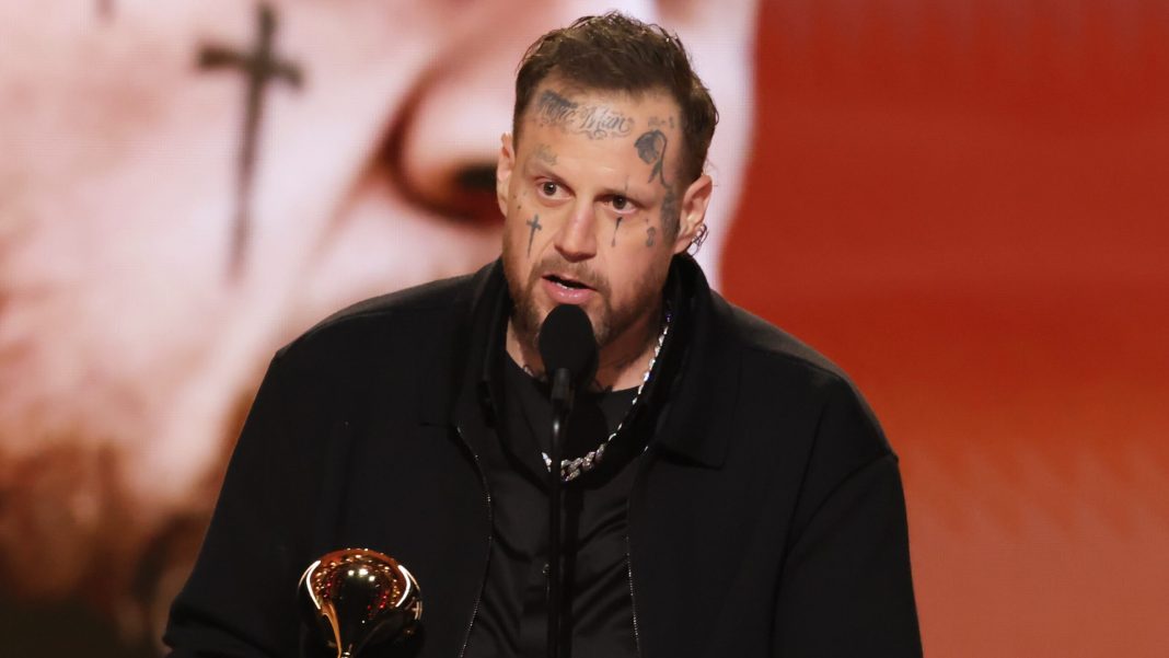 Jelly Roll Claims He’s a ‘Dumb Redneck’ But Will Address ICE Violence …