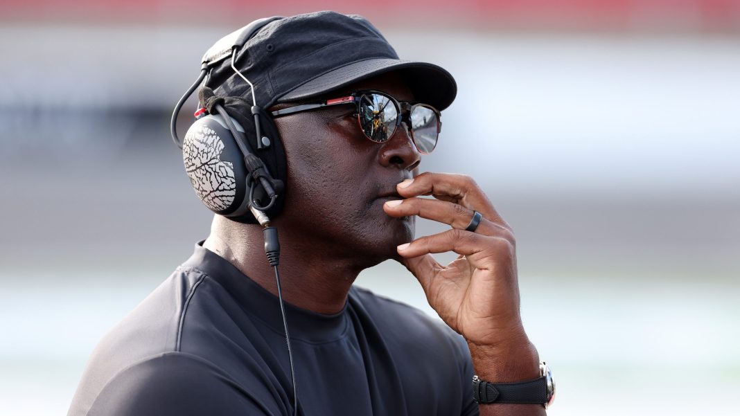 Michael Jordan Under Fire for ‘Inappropriately’ Touching Child in …