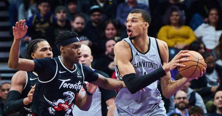 Vassell leads Spurs past Raptors 110-107