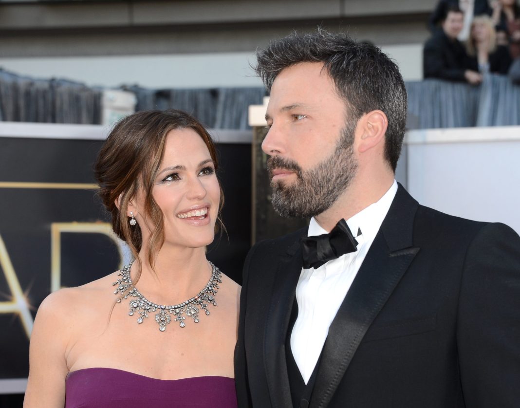 Actress Jennifer Garner and actor-director Ben Affleck arrive at the Oscars at Hollywood & Highland Center on February 24, 2013 in Hollywood, California. 