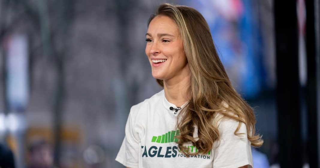 Kylie Kelce's Spring-Perfect Shirt — Get the Look for $30