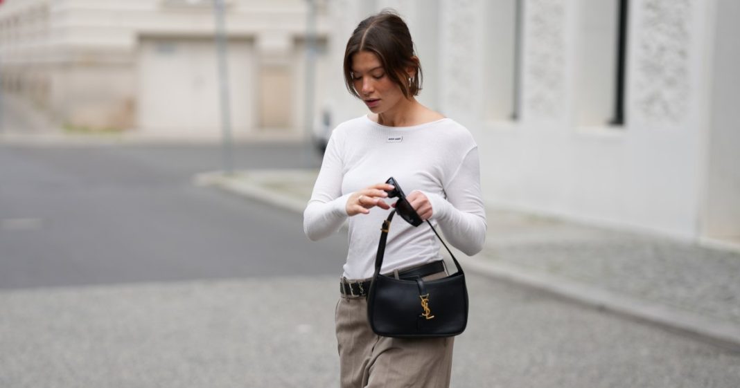 Flattering Boat-Neck Tops That Nail the East Coast Style