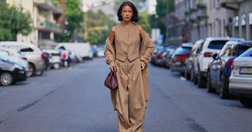 The Chic Airport Outfit Styles I Saw During My Travels to NYC