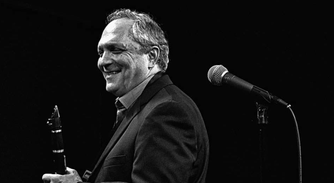 Acclaimed jazz musician Ken Peplowski passed away on a cruise ship this week.