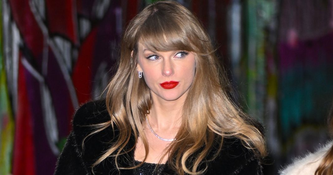 Taylor Swift's Vintage '90s Jeans Are Having a Moment — Nail the Look