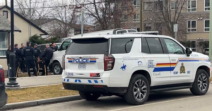 Kelowna mayor does not ask for more RCMP funding during Victoria trip