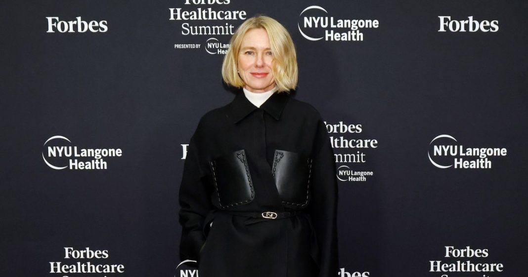 Naomi Watts Wore This Elevated Peacoat To Beat NYC’s Frosty Weather