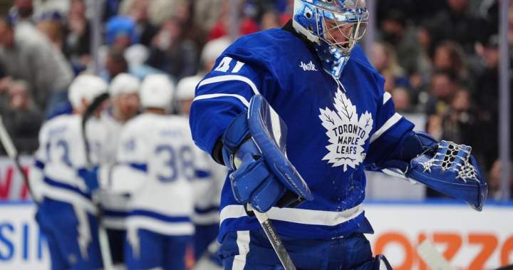 Kucherov powers Lightning over Maple Leafs 5-2