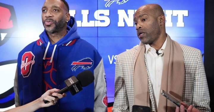 Carter, McGrady bring Bills, Raptors fans together