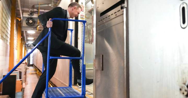 Metrolinx promises building over DVP won’t lead to ‘multi-week, multi-month’ closure