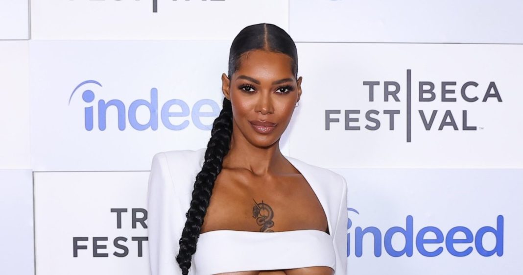 Model Jessica White Says It’s ‘OK’ for Women to Be Bisexual, But Not Men