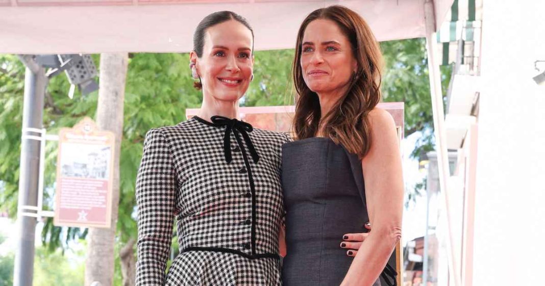 Sarah Paulson Praises BFF Amanda Peet's 'Profound' Essay on Cancer Battle