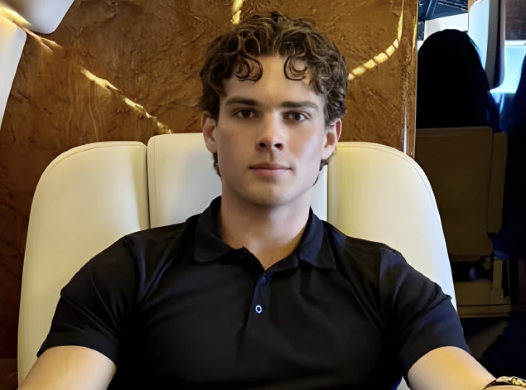 "Looksmaxxing" influencer Clavicular has been arrested.