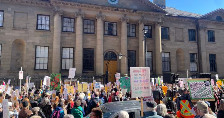 Nova Scotia’s legislature closed to public after singing protesters interrupt budget vote