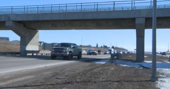 3rd Saskatoon overpass hit by vehicle in a month