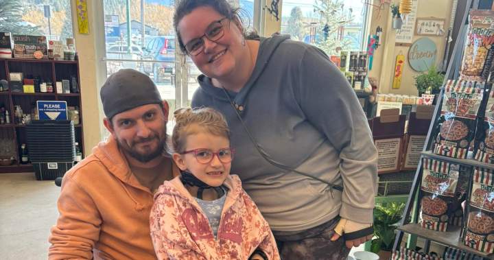 ‘Blown away’: Community comes together after B.C. family of 3 hurt in car crash