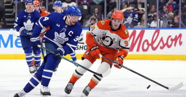 Matthews noncommittal on future with Maple Leafs