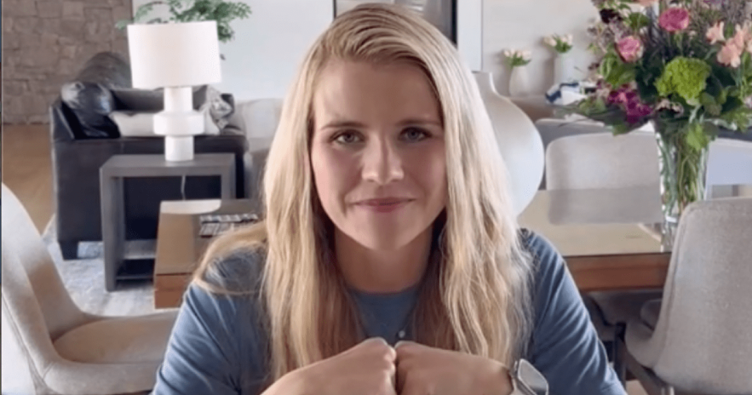 How Elizabeth Smart Is Still Helping Survivors With Bikini Bodybuilding Pics