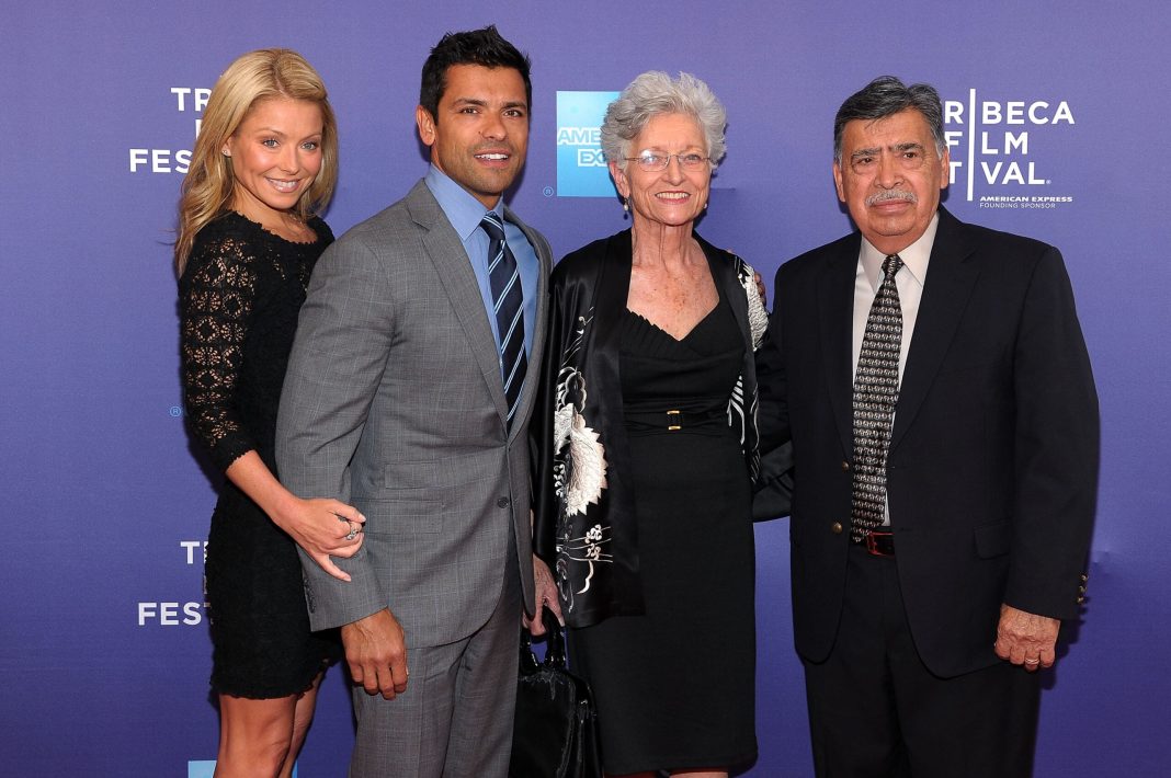 TV personality Kelly Ripa, Mark Consuelos, Camilla Consuelos and Saul Consuelos attend  the premiere of "Off the Rez" during the 2011 Tribeca Film Festival at SVA Theater on April 26, 2011 in New York City.  