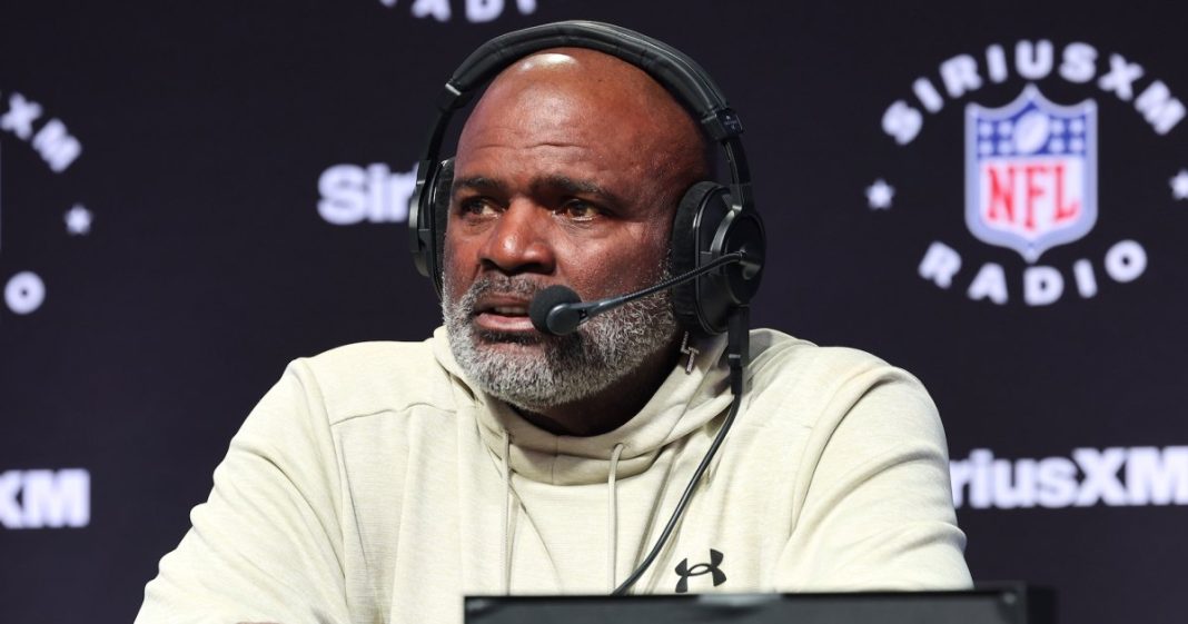 Giants Legend Lawrence Taylor Issues Update About His Sudden Hospitalization