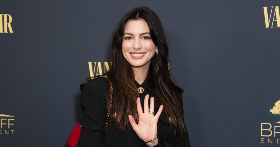 Anne Hathaway Wore Sweatpants in the Most Unconventional (But Chic) Way