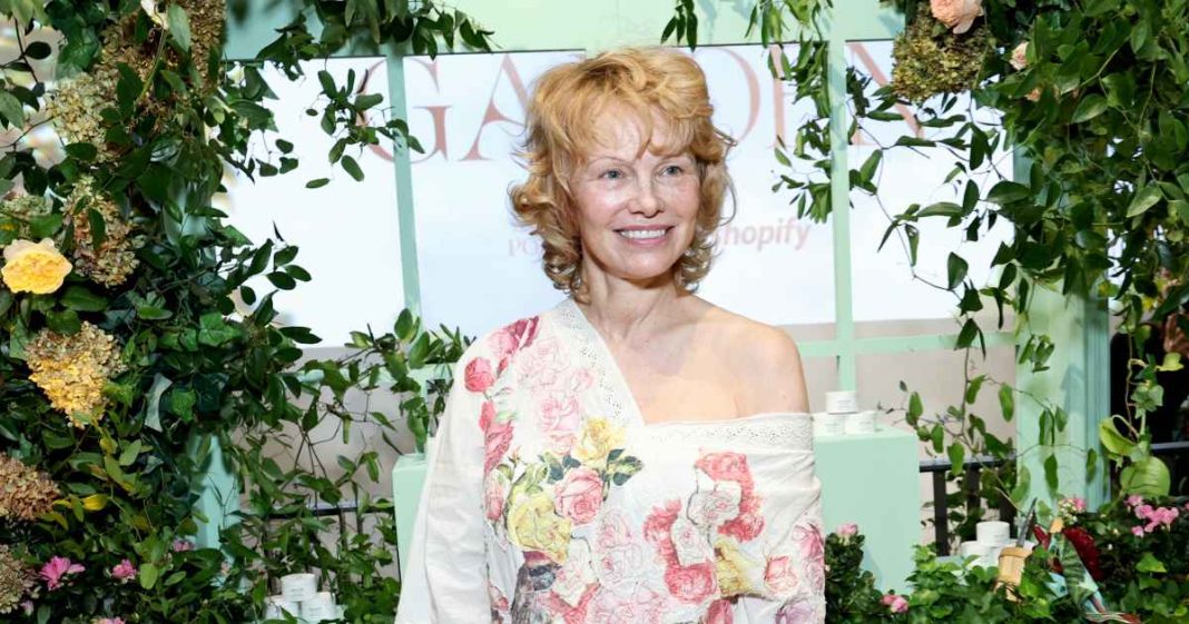 Pamela Anderson Wore the Pretty Mary Jane Shoe Style Katie Holmes Adores