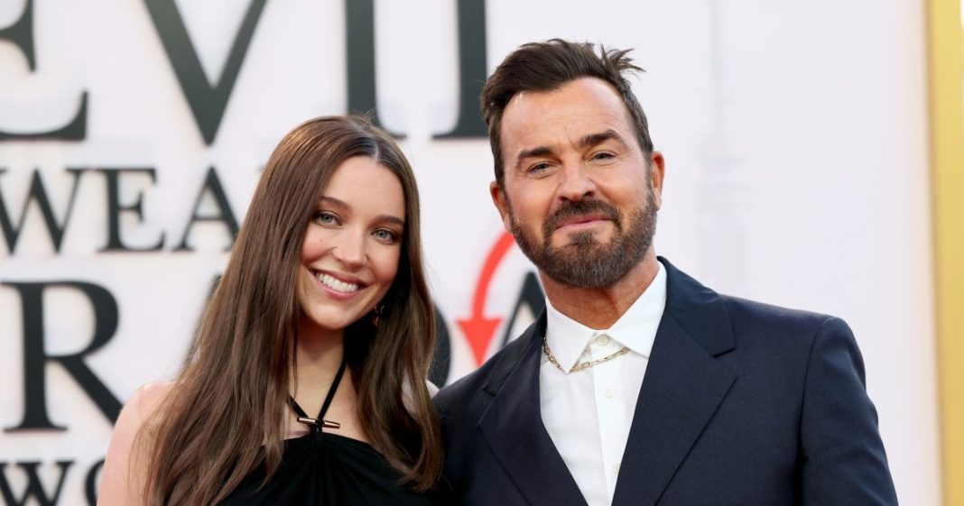Justin Theroux, Nicole Brydon Bloom Walk Red Carpet Days After Son’s Birth