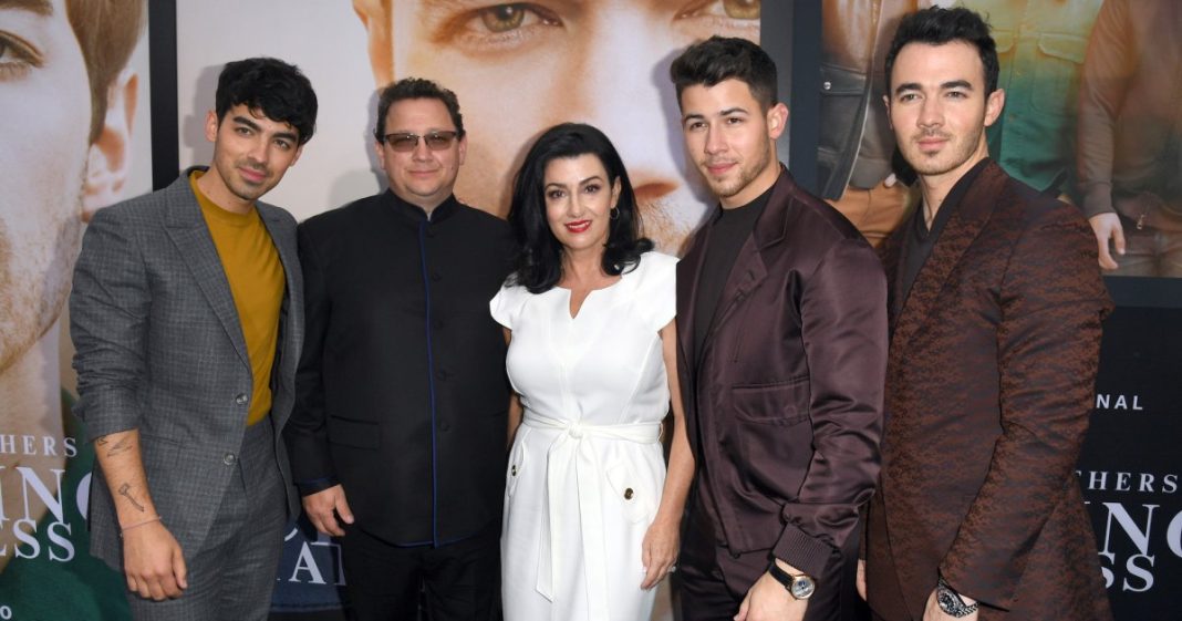 Jonas Brothers' Mom Denise Reveals She Recently Suffered Stroke