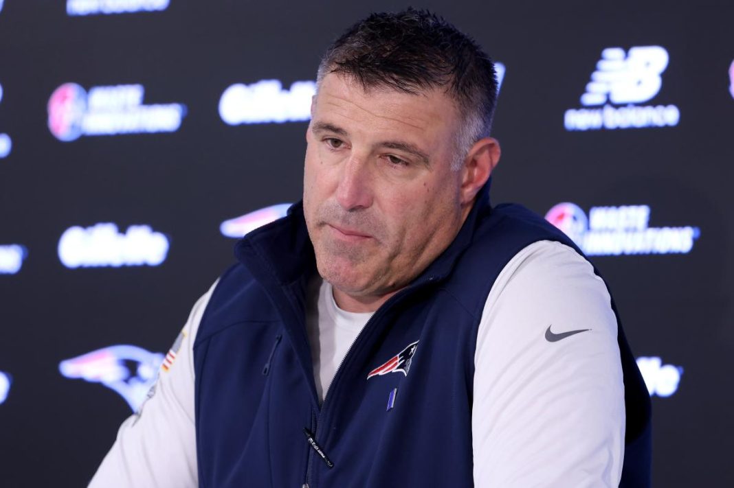 Mike Vrabel addresses reporters at 2026 NFL Draft — hours after new kissing photos with Dianna Russini emerge