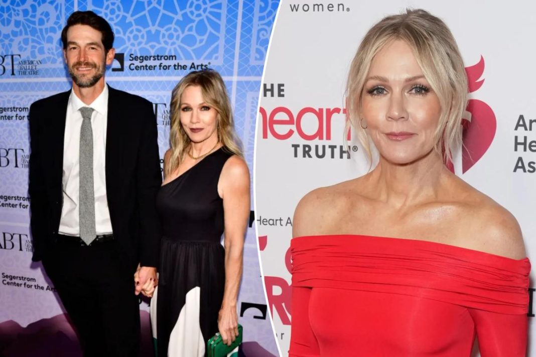 Jennie Garth’s reveals the low point where her daughter found her slashing herself with glass shards from photo with estranged husband Dave Abrams