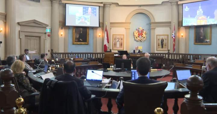Kingston city council votes to address long-term budget strains