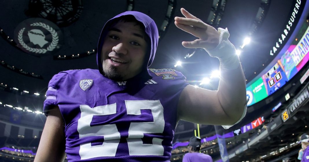 Former University of Washington Football Player Voi Tunuufi Dead at 23
