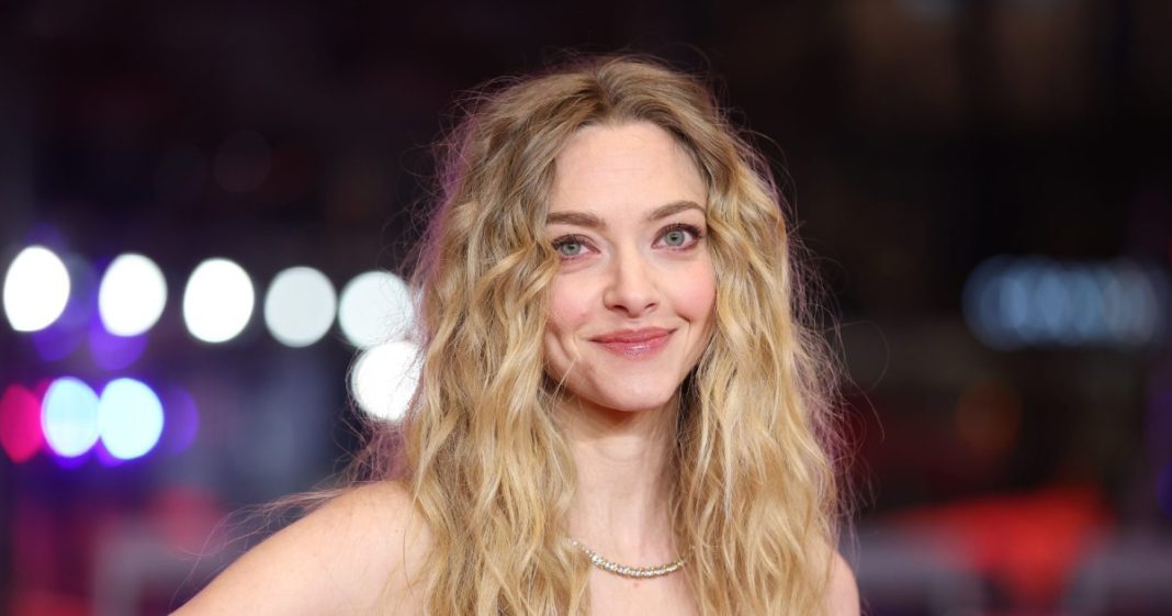 Amanda Seyfried Wore the Unconventional Summer Bag Color That's So Luxe