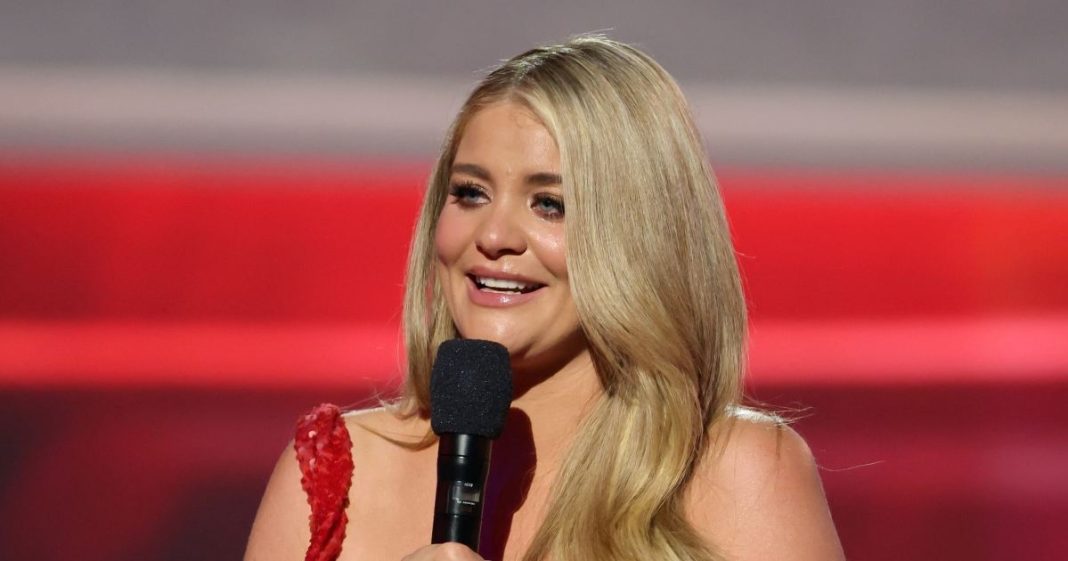 Lauren Alaina Breaks Down in Tears During Powerful ACM Mental Health Speech
