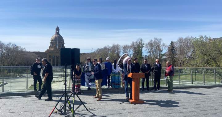 Mikisew Cree First Nation sues Alberta, feds over industrial development impacts