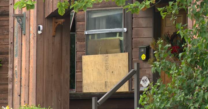 Molotov cocktail thrown into North Vancouver home and the owners don’t know why