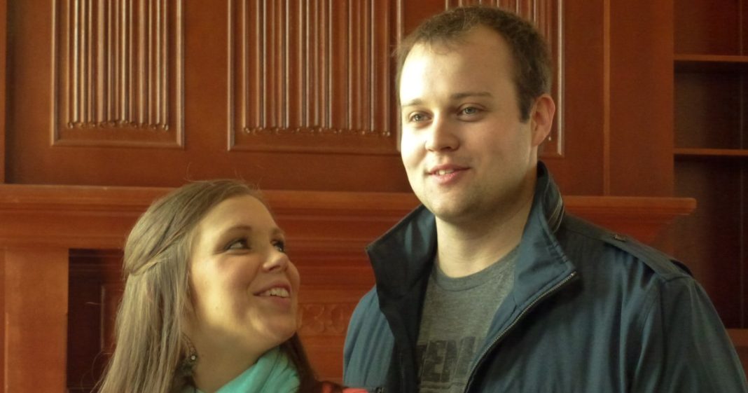 Josh Duggar Flirts With 'Sexy' Wife Anna in Messages Sent After Arrest
