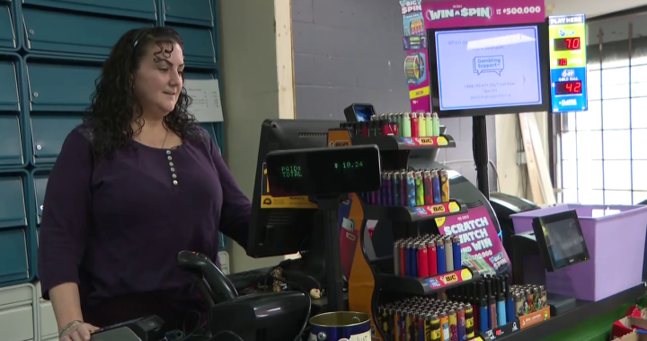 ‘Call his bluff’: Chilliwack cashier challenges attempted armed robber