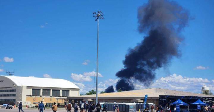 4 crew safe after 2 Navy jets collide at Idaho air show: officials
