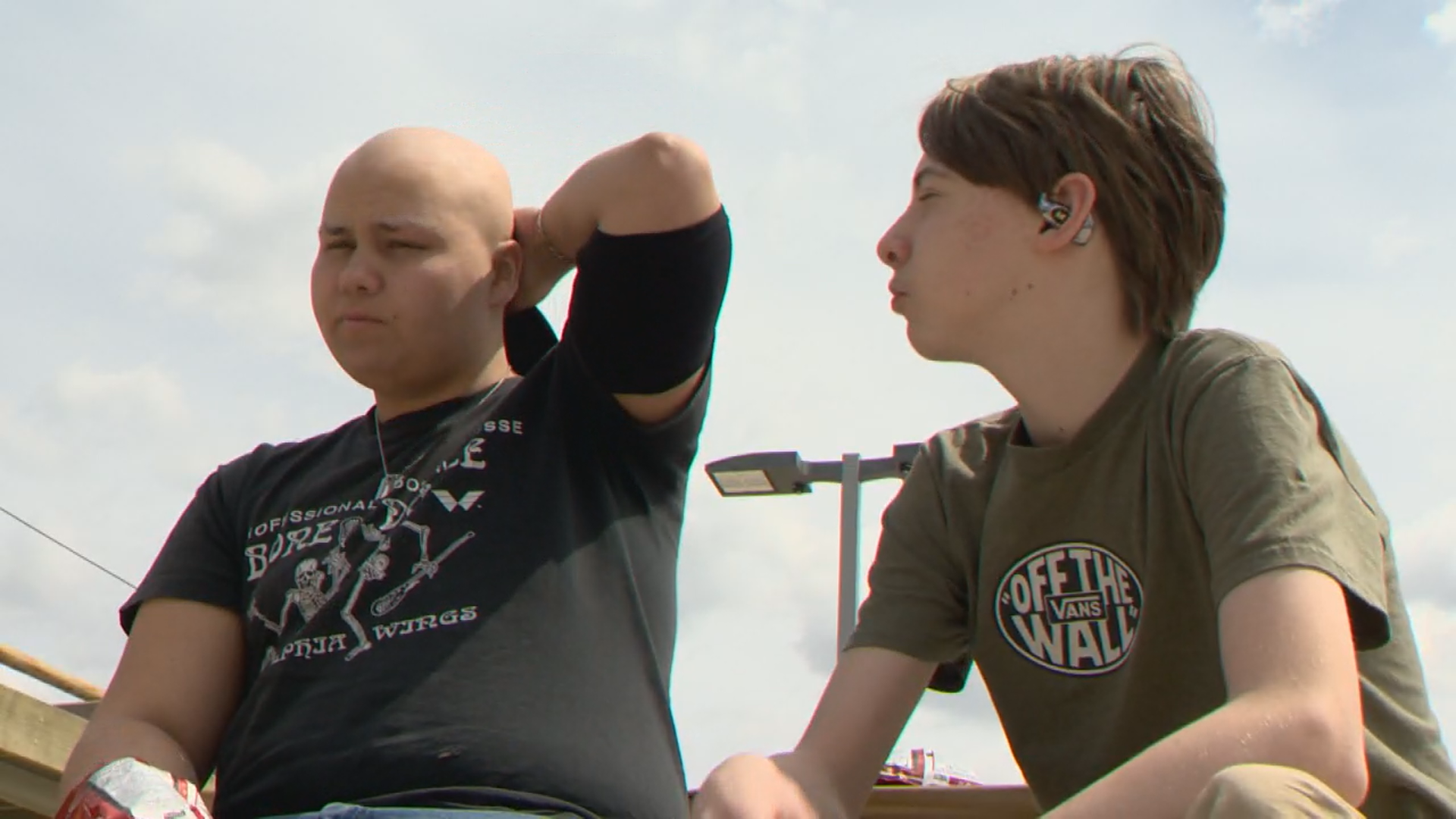 Calgary high school football community comes together to support sidelined player