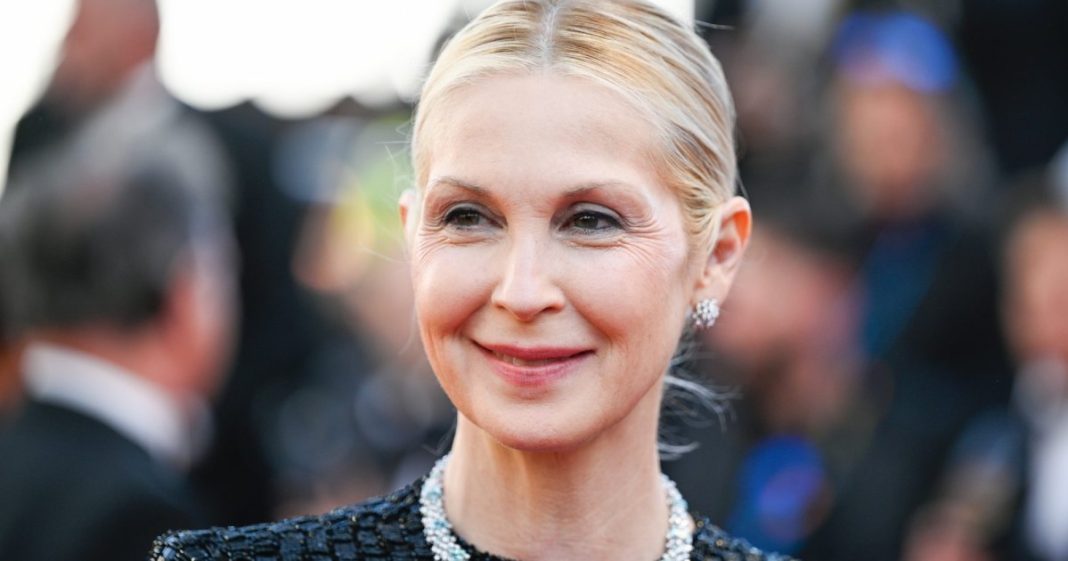 Kelly Rutherford's Midi Dress Gives NYC Rich Mom Vibes — Steal the Look