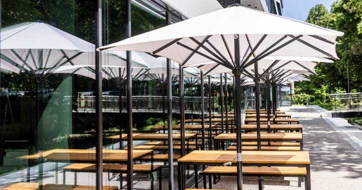 Woman dead after being struck by umbrella at South Carolina restaurant: reports