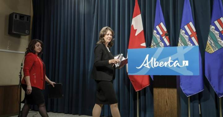 Alberta dual-practice doctors could begin offering private surgeries in fall