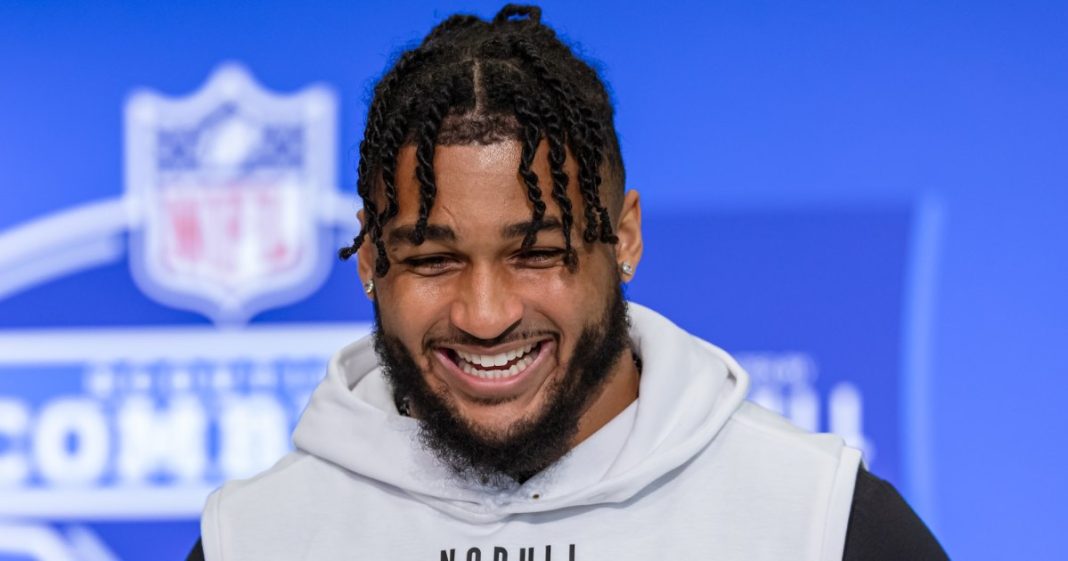 Dallas Cowboys' Marshawn Kneeland's Girlfriend Gives Birth After His Death