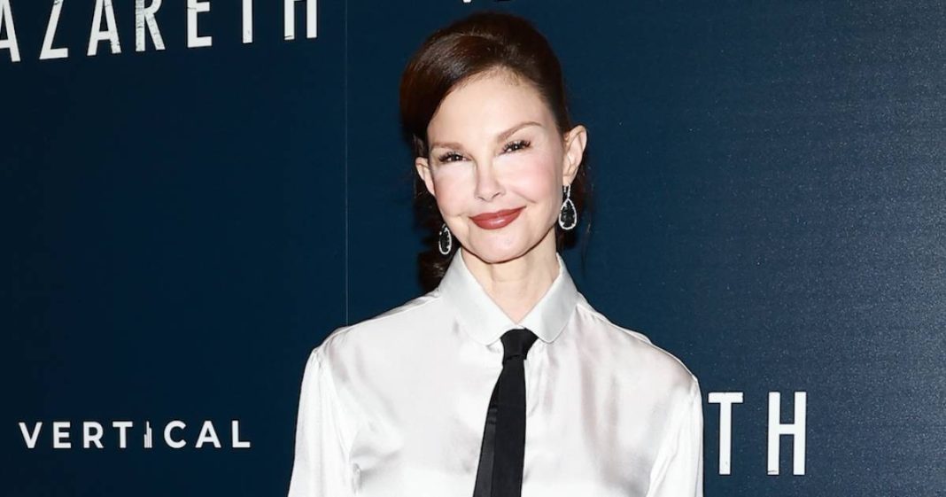Ashley Judd Crowns Herself a ‘Lady of the Sea’ While Frolicking in Ocean